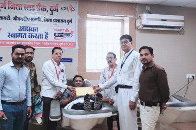 डोनर नहीं मिलने पर मरीज को खून देने डॉक्टर आगे आये