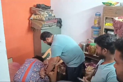 वरिष्ठ पत्रकार की पत्नी संदिग्ध परिस्थितियों में घर में मिली लाश, जांच में जुटी पुलिस…