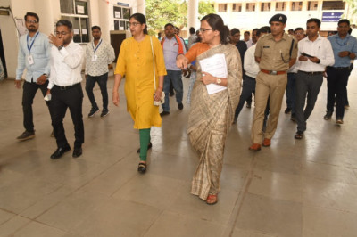 मुख्य निर्वाचन पदाधिकारी ने स्ट्रांग रूम एवं मतगणना कक्ष का किया निरीक्षण जिले में मतगणना हेतु किए गए प्रबंध की प्रशंसा की