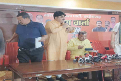 झीरम कांड पर सियासत : BJP नेता शिवरतन बोले – छत्तीसगढ़ को नक्सल मुक्त बनाने काम कर रही सरकार, PCC चीफ बैज नक्सलियों का कर रहे समर्थन...
