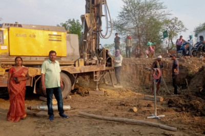 जिला प्रशासन की पहल पर ग्राम मोतीपुर में नवीन बोर खनन से पेयजल की समस्या हुई दूर