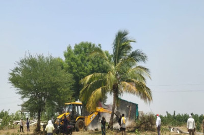 करोड़ों की शासकीय भूमि को प्रशासन ने जेसीबी चलाकर कराया अतिक्रमण मुक्त, तोड़ी बाउंड्रीवाल...