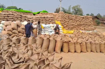 धान नहीं उठाने वाले मिलर्स पर कार्रवाई शुरू, 28 धान खरीदी केंद्र के प्रभारी और प्रबंधकों को नोटिस जारी...