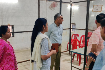 कलेक्टर शर्मा ने लिया मतगणना केंद्र की तैयारियां का लिया जायज़ा