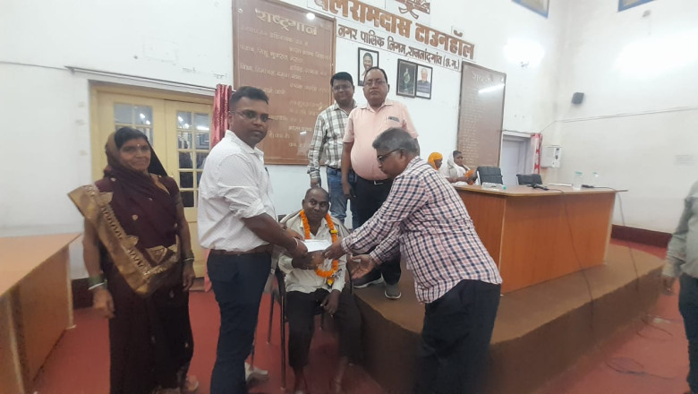 नगर निगम के सेवानिवृत्त कर्मियों को आयुक्त की उपस्थिति में दी गई बिदाई