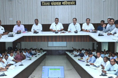 स्कूली बच्चों के बेहतर परिणाम के लिए शिक्षक शुरू से ही ध्यान दे कलेक्टर ने ली स्कूल शिक्षा विभाग की विभागीय समीक्षा बैठक