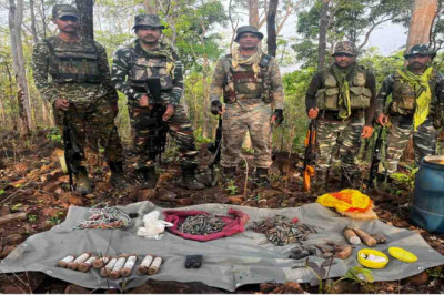 सुरक्षाबलों ने चलाया नक्सल विरोधी अभियान, बड़ी मात्रा में ​हथियार समेत गोला-बारूद जब्त...