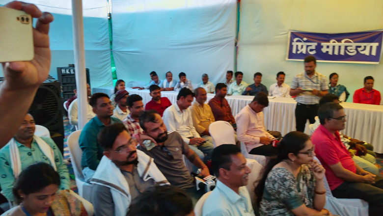 ज़िले की तीनों विधानसभा क्षेत्र की मतगणना आज कलेक्टर ने की प्रेस-वार्ता दी मतगणना व्यवस्था की जानकारी दी