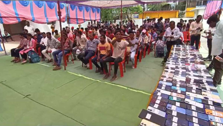 SP ने चेहरों में लौटाई मुस्कान, 20 दिन में ढूंढकर लोगों को लौटाए 45 लाख के गुमे हुए मोबाइल...