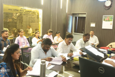 आयुक्त ने की निर्माण कार्यो की समीक्षा वर्षा ऋतु में वृहद वृक्षारोपण के लिये स्थल चयन के दिये निर्देश