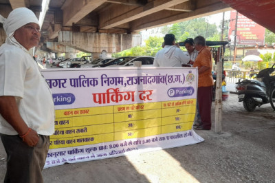 फ्लाई ओव्हर के नीचे महावीर चौक से गुरूद्वारा चौक तक सुचारू पार्किंग के लिये आयुक्त ने कर्मचारियों को सौपा दायित्व