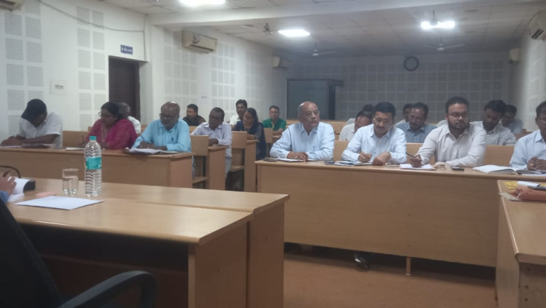 मानसून की शीध्रता को देखते हुए आयुक्त ध्रुव ने ली अधिकारियो की बैठक