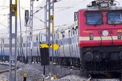 रेलयात्रियों की बढ़ी मुश्किलें, छत्तीसगढ़ से गुजरने वाली 24 ट्रेनें रद्द...