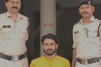 CG - नाबालिक गर्लफ्रेंड के शौक पूरा करने के चक्कर में प्रेमी बना चोर , चोरी के पैसे से करता था ऐश, मुखबिर से मिली सूचना पर नाबालिक लड़की और आरोपी से पूछता के दौरान मामले का हुआ खुलासा.....