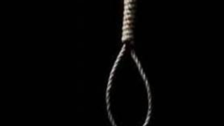 15 साल की बेटी के साथ फांसी के फंदे पर लटकी मां, पति से अनबन के बाद मायके में रह रही थी महिला...