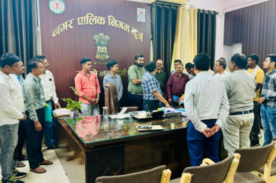 आयुक्त ने ली राजस्व विभाग की बैठक,शतप्रतिशत वसूली का रखा लक्ष्य: