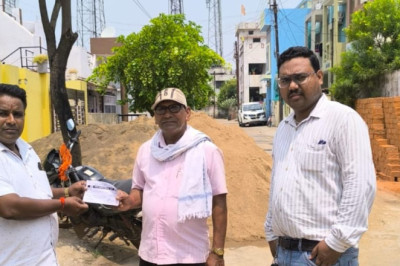 सड़क पर रखें अवैध रेत का ढेर ,नगर निगम ने ठोंका एक हजार रुपये जुर्माना...