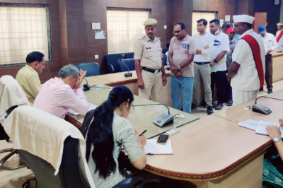 जनदर्शन में मिले 41 आवेदन