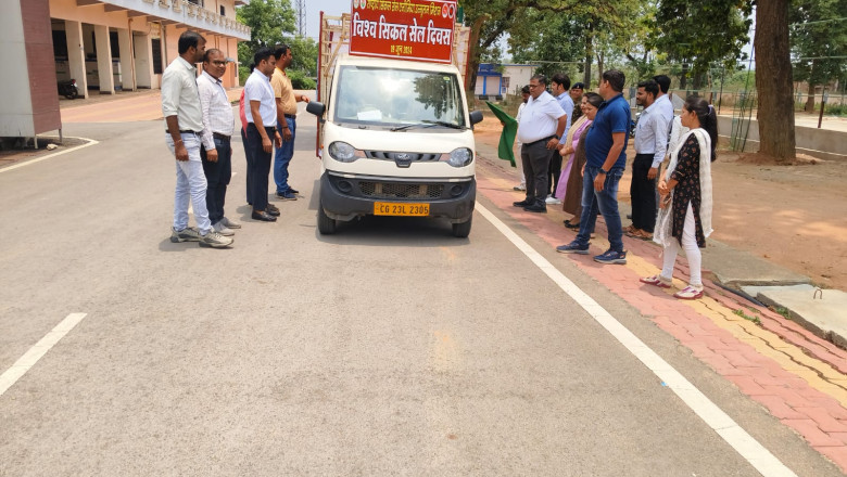 कलेक्टर अग्रवाल ने सिकल सेल जागरूकता रथ को हरी झंडी दिखाकर किया रवाना