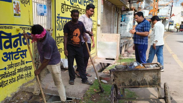 सफाई व्यवस्था के साथ-साथ अन्य कार्यों की मानिटरिंग कर रहे आयुक्त: