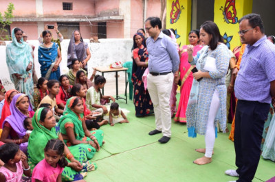 कलेक्टर ने गांव के सभी बच्चों, गर्भवती माताओं, शिशुवती माताओं, किशोरी बालिकाओं और सभी ग्रामवासियों को स्वस्थ और सुपोषित रखने तथा सुपोषण ग्राम निर्माण के लिए दिलाया संकल्प...