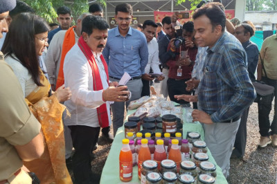 उप मुख्यमंत्री श्री विजय शर्मा ने मिलेट कैफे का किया अवलोकन -रागी डोसा एवं पास्ता के स्वाद का लुफ्त उठाया...