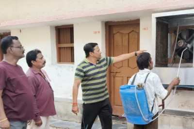 नगर निगम ने चलाया डेंगू मच्छर उन्मूलन महा अभियान:घर-घर में हो रही जांच-आयुक्त...
