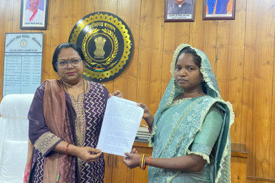 ग्राम पंचायत सचिव की पत्नी  बेदमति को एक माह के भीतर मिली अनुकंपा नियुक्ति