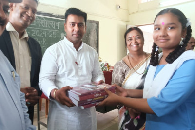 शासकीय तिलक कन्या उच्चतर माध्यमिक विद्यालय में शाला प्रवेशोत्सव का आयोजन संपन्न