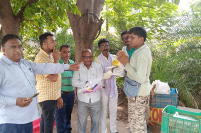 चाय-नाश्ता की गुमटी से प्रतिबंधित पाॅलीथिन जब्त  दोबारा पाॅलीथिन मिलने पर जुर्माना राशि दो गुना