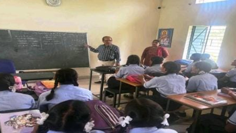 जिला शिक्षा अधिकारी ने 10 विद्यालयों का किया औचक निरीक्षण