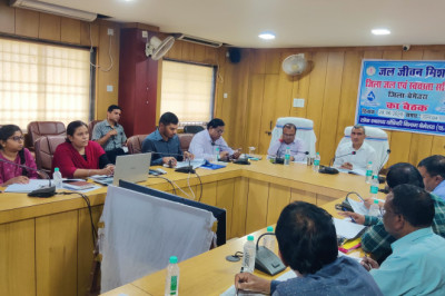 कलेक्टर रणबीर शर्मा ने ली जिला जल एवं स्वच्छता मिशन की समीक्षा बैठक