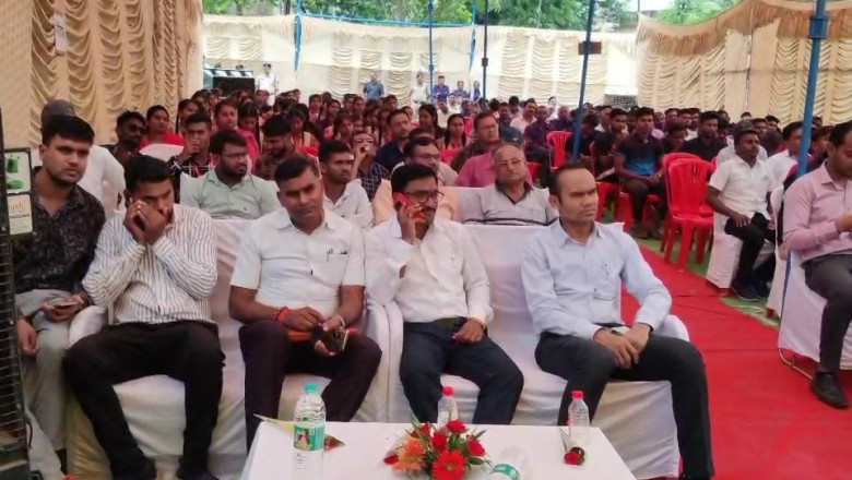 नवीन कानून शुभारंभ उत्सव में बेमेतरा विधायक,साजा विधायक ,जनप्रतिनिधि, कलेक्टर, पुलिस अधीक्षक, गणमान्य नागरिक, अधिवक्ता, मीडिया, छात्र-छात्राओं सहित सभी वर्ग के लोग हुए शामिल