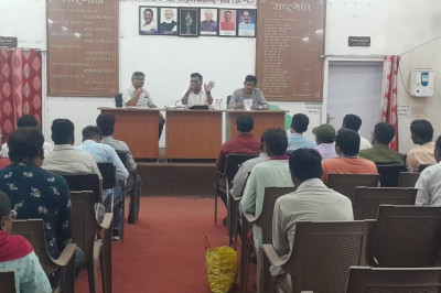 स्वास्थ्य विभाग की बैठक में आयुक्त ने सफाई दरोगा वार्ड प्रभारियों से वार्डो में निधारित समय तक सफाई कर व्यवस्था दुरूस्त करने के दिये निर्देश