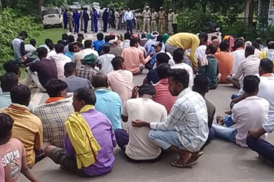 गरियाबंद – रायपुर देवभोग नेशनल हाईवे 130c मुख्य मार्ग में मैनपुर के पास सैकड़ों ग्रामीणों ने किया चक्का जाम...