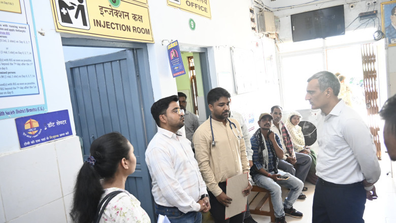 कलेक्टर शर्मा ने किया नवागढ़ ब्लॉक का दौरा, विभिन्न स्कूल, पीडीएस केंद्र, आ.बा. केंद्र, अस्पताल एवं जल जीवन मिशन के कार्यों का किया औचक निरीक्षण