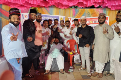 हाजियों और बेटियों का किया इस्तकबाल, नौजवानों ने किया रक्तदान
