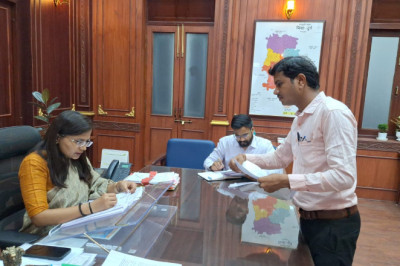सेलुद से पतोरा रोड़ में स्ट्रीट लाईट लगवाने ग्रामवासियों ने की मांग