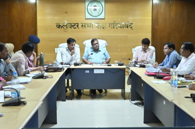बाढ़ से सुरक्षा के लिए सभी आवश्यक व्यवस्था करे दुरुस्त कलेक्टर अग्रवाल चौबीस घंटे सक्रिय बाढ़ आपदा नियंत्रण कक्ष शुरू