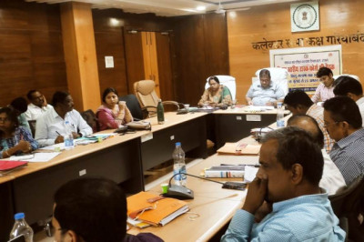 कलेक्टर अग्रवाल ने जनदर्शन में सुनी आम नागरिकों की समस्याएं जनचौपाल में मिले 42 आवेदन
