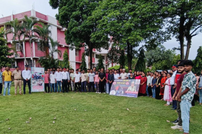 पुलिस अधीक्षक जिला केसीजी त्रिलोक बंसल(भा0पु0से0)के निर्देश पर समर्थ अभियान के तहत संगीत विश्वविद्यालय खैरागढ़ मे जागरूकता अभियान .