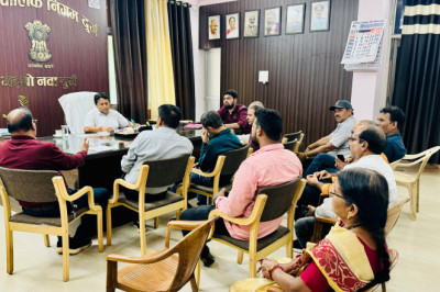 परामर्श दात्री सामिति की बैठक में स्वायत्तशासी कर्मचारी संघ ने आयुक्त को बताई समस्या,