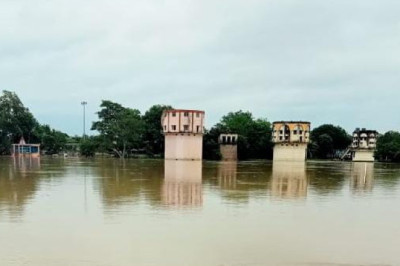 बारिश के मौसम में शिवनाथ नदी का जलस्तर तेजी से बढ़ा,