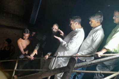 महापौर, जलकार्य प्रभारी 24 एवं 42 एमएलडी इंटेकवेल में फंसे कचरे की सफाई कार्य की निगरानी मे घंटो डटे रहे: