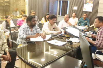 आयुक्त ने की लोककर्म एवं जल विभाग की समीक्षा  भूमिपूजन हुये कार्य तत्काल प्रारंभ करने