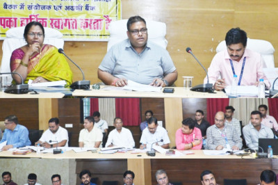 लोगों को हितग्राहीमूलक बैंकिंग सुविधाओं से करें लाभान्वित कलेक्टर अग्रवाल