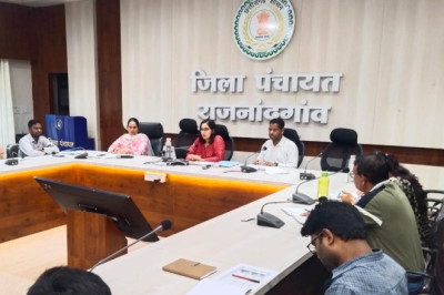 सीईओ जिला पंचायत ने विभिन्न विकास कार्यों की समीक्षा की