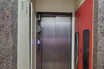 15 साल के बच्चे का गर्दन लिफ्ट में फंसने से मौत...