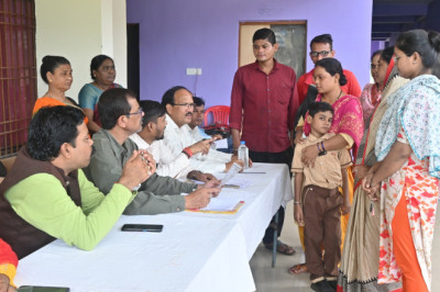 बकाया राशि जमा करने के लिए लगाया गया लोन मेला