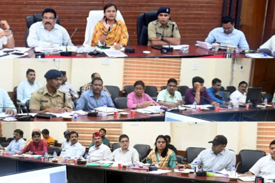 कलेक्टर  ऋचा प्रकाश चौधरी ने की सड़क सुरक्षा की समीक्षा